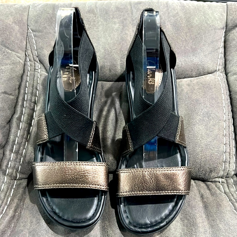 Clarks Bronze leather sandals - size 7.5 M NWT